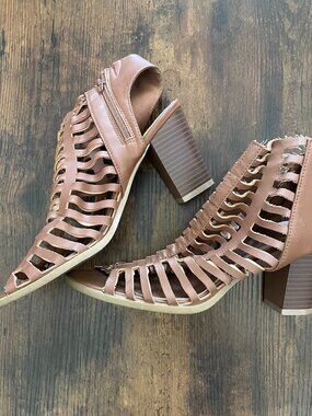 Rue21 Etc Women's High Heel Sandals Size 8/9 L Brown Tan Open Toe Shoes